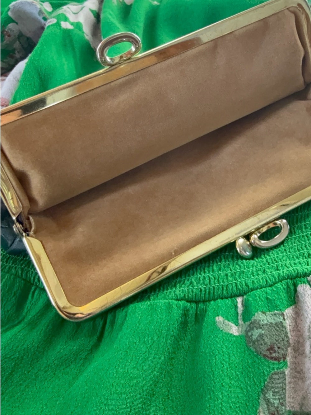 Vintage Black Leather Kiss Lock Clutch Gold Frame Structured Minimalist Classic - Picture 5 of 9
